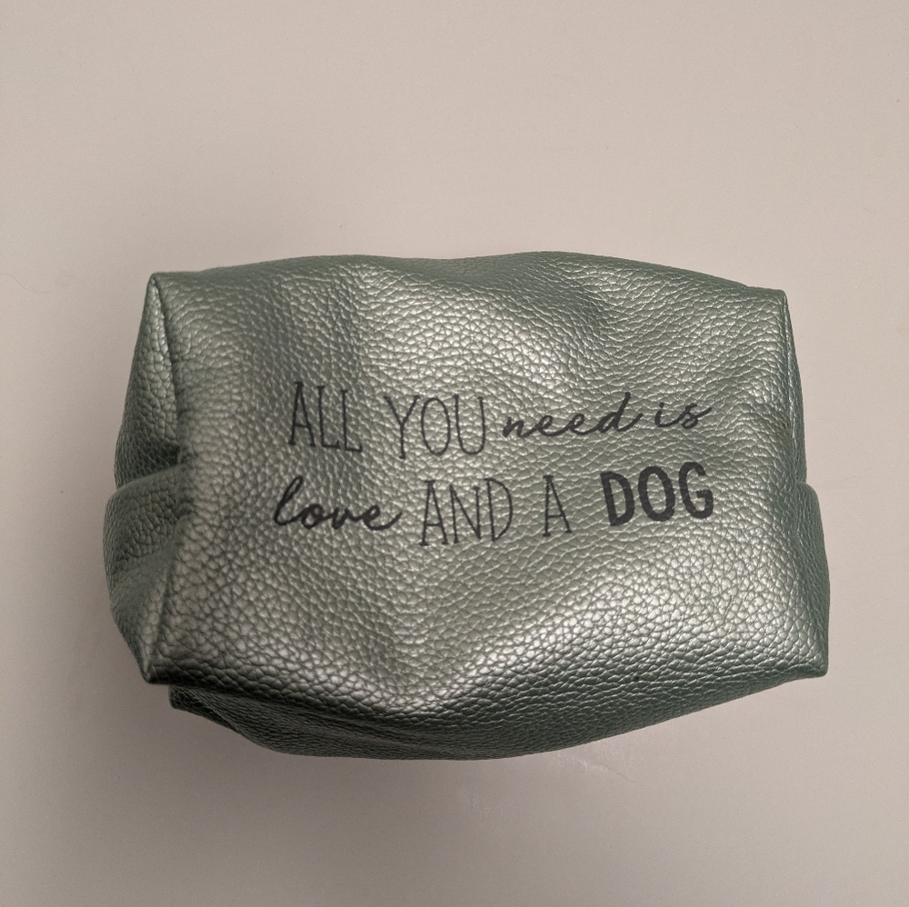 ALL YOU NEED IS LOVE AND A DOG Green Cosmetics Quality  Bag